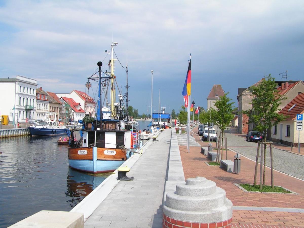 Blick Auf Yachthafen An Der Ostsee อึคเคอร์มึนเดอ ภายนอก รูปภาพ